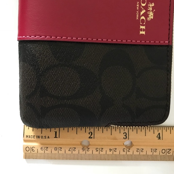 NWT Coach wristlet - Picture 8 of 8